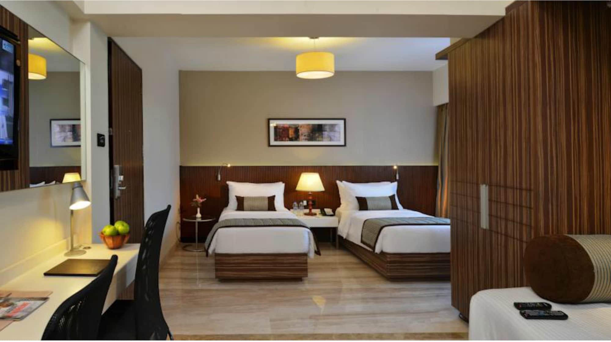 Residency Sarovar Portico Мумбаи Экстерьер фото