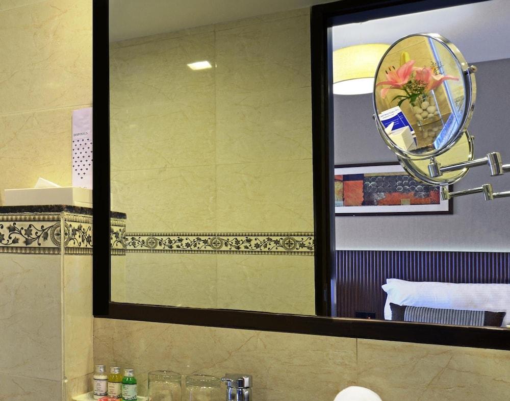 Residency Sarovar Portico Мумбаи Экстерьер фото