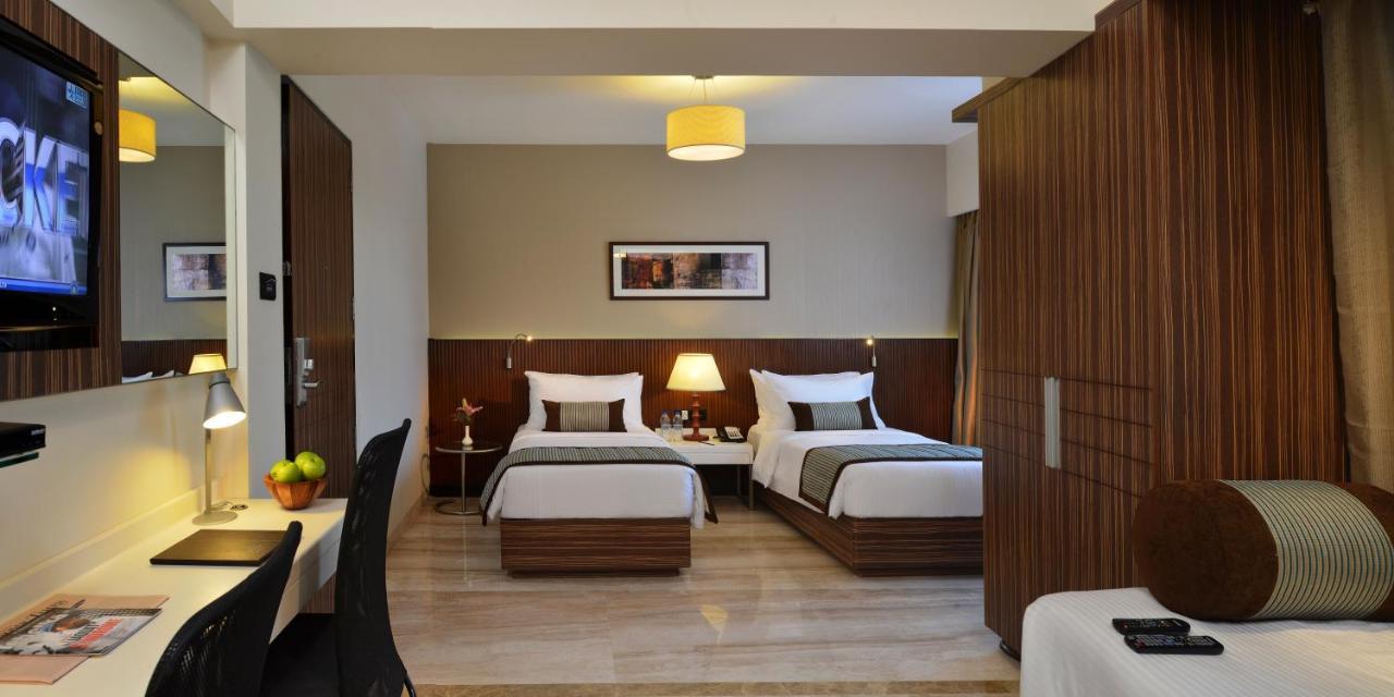 Residency Sarovar Portico Мумбаи Экстерьер фото