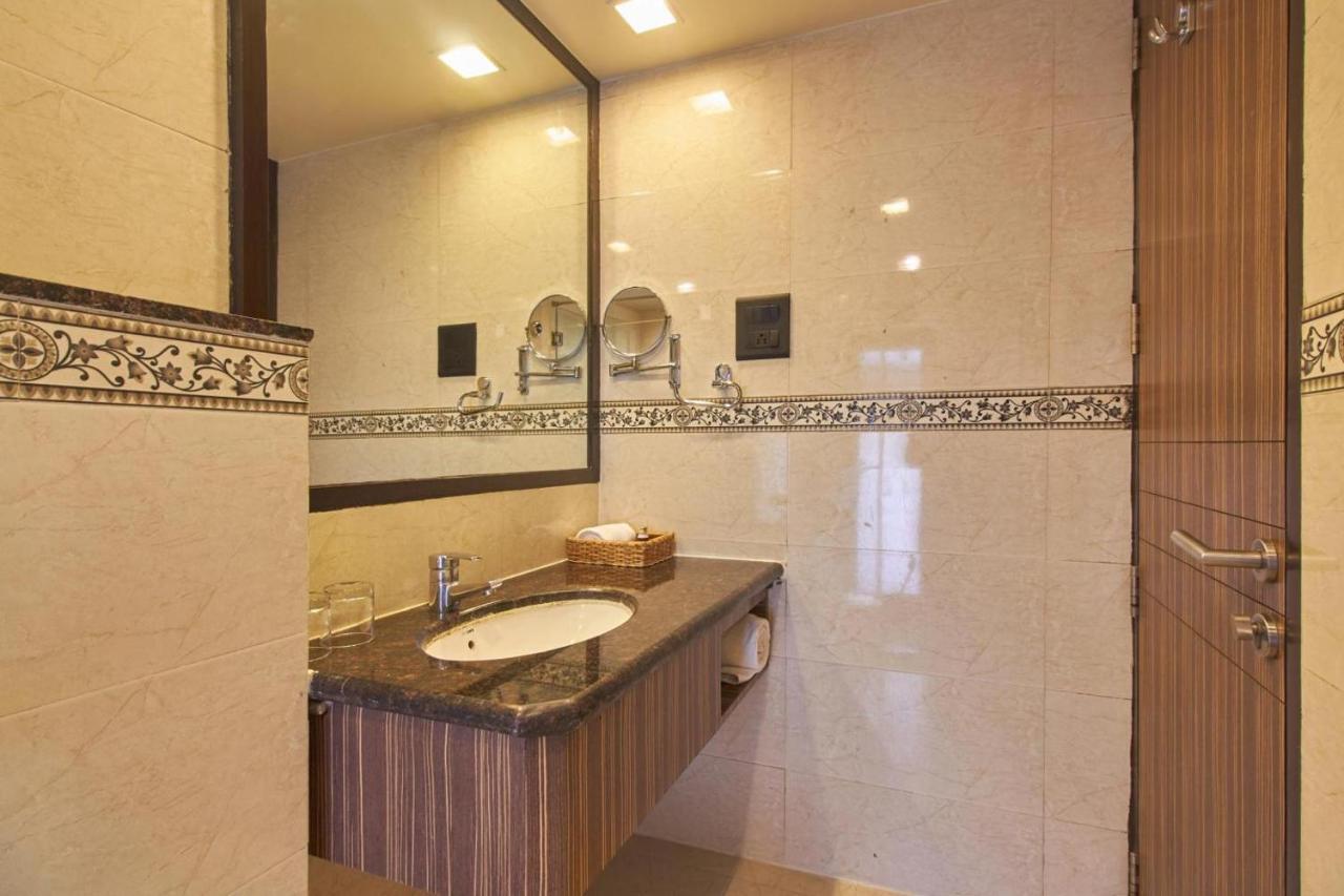 Residency Sarovar Portico Мумбаи Экстерьер фото