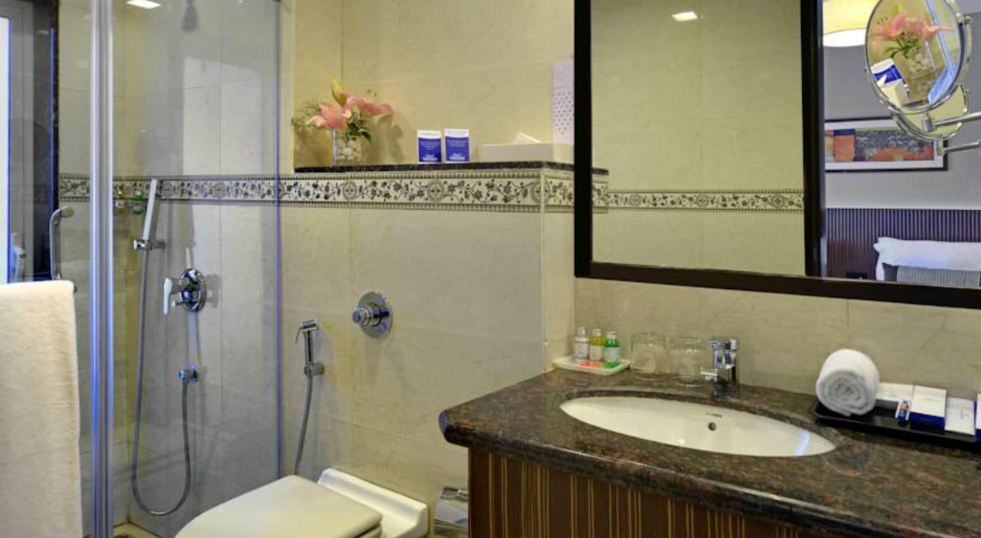 Residency Sarovar Portico Мумбаи Экстерьер фото