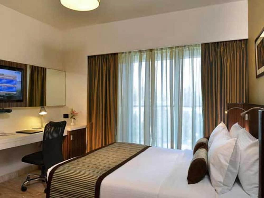 Residency Sarovar Portico Мумбаи Экстерьер фото