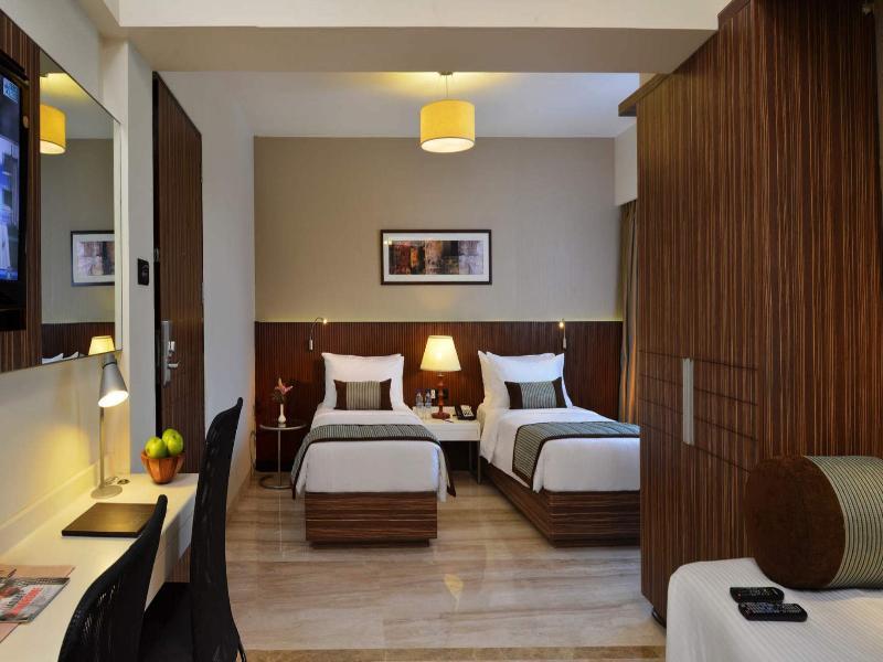 Residency Sarovar Portico Мумбаи Экстерьер фото