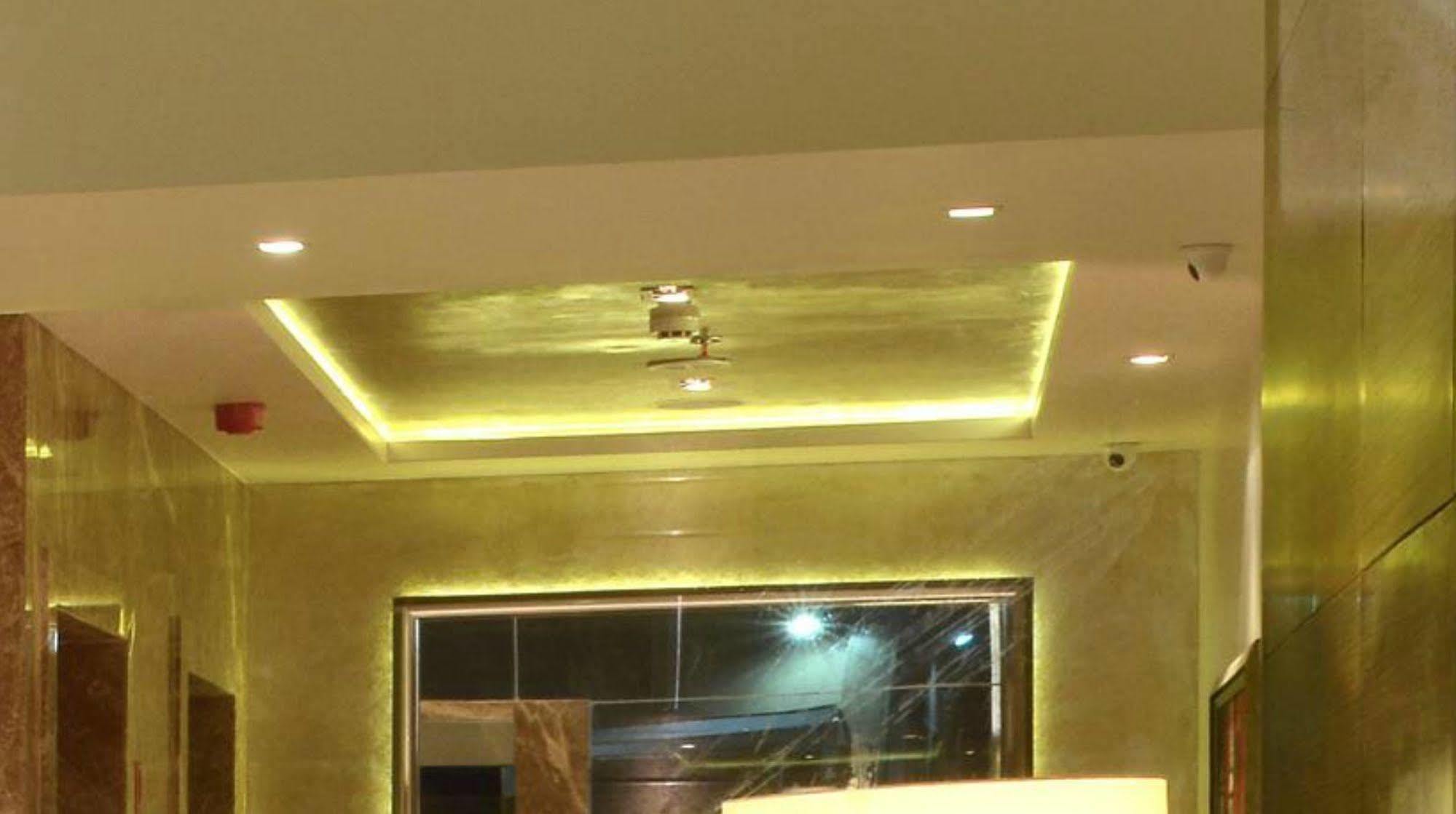 Residency Sarovar Portico Мумбаи Экстерьер фото