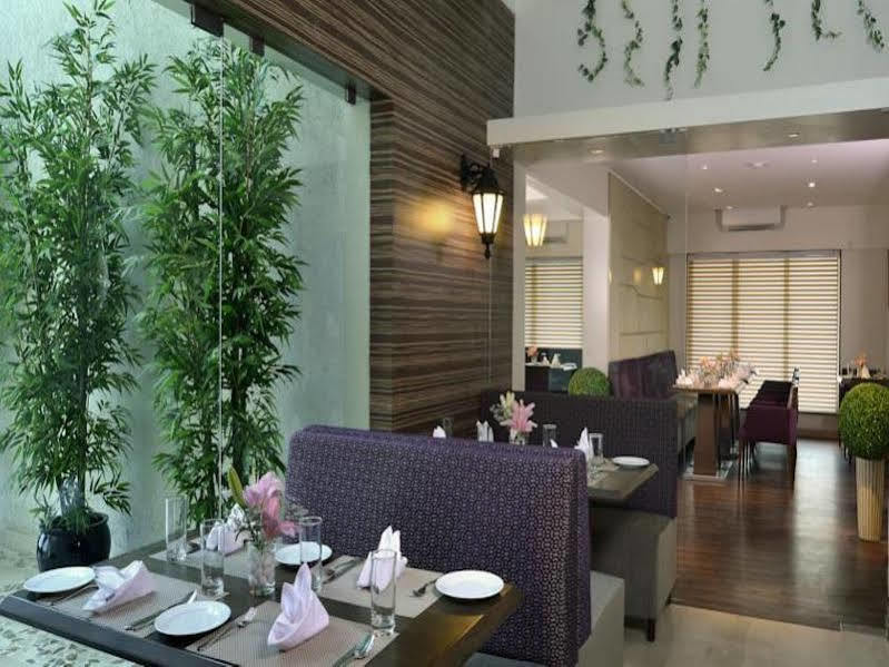 Residency Sarovar Portico Мумбаи Экстерьер фото