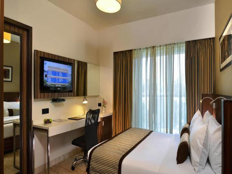 Residency Sarovar Portico Мумбаи Экстерьер фото