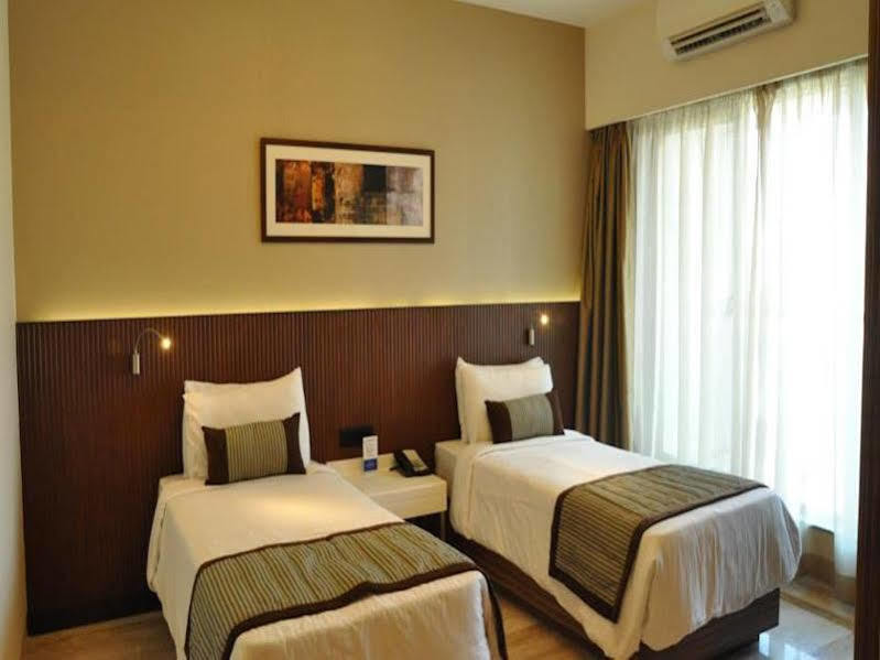 Residency Sarovar Portico Мумбаи Экстерьер фото
